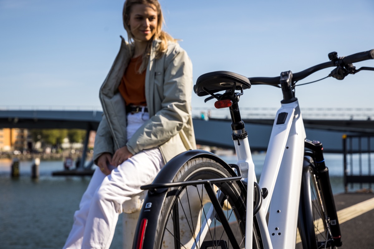 Campagnefoto e-bike aan de kade