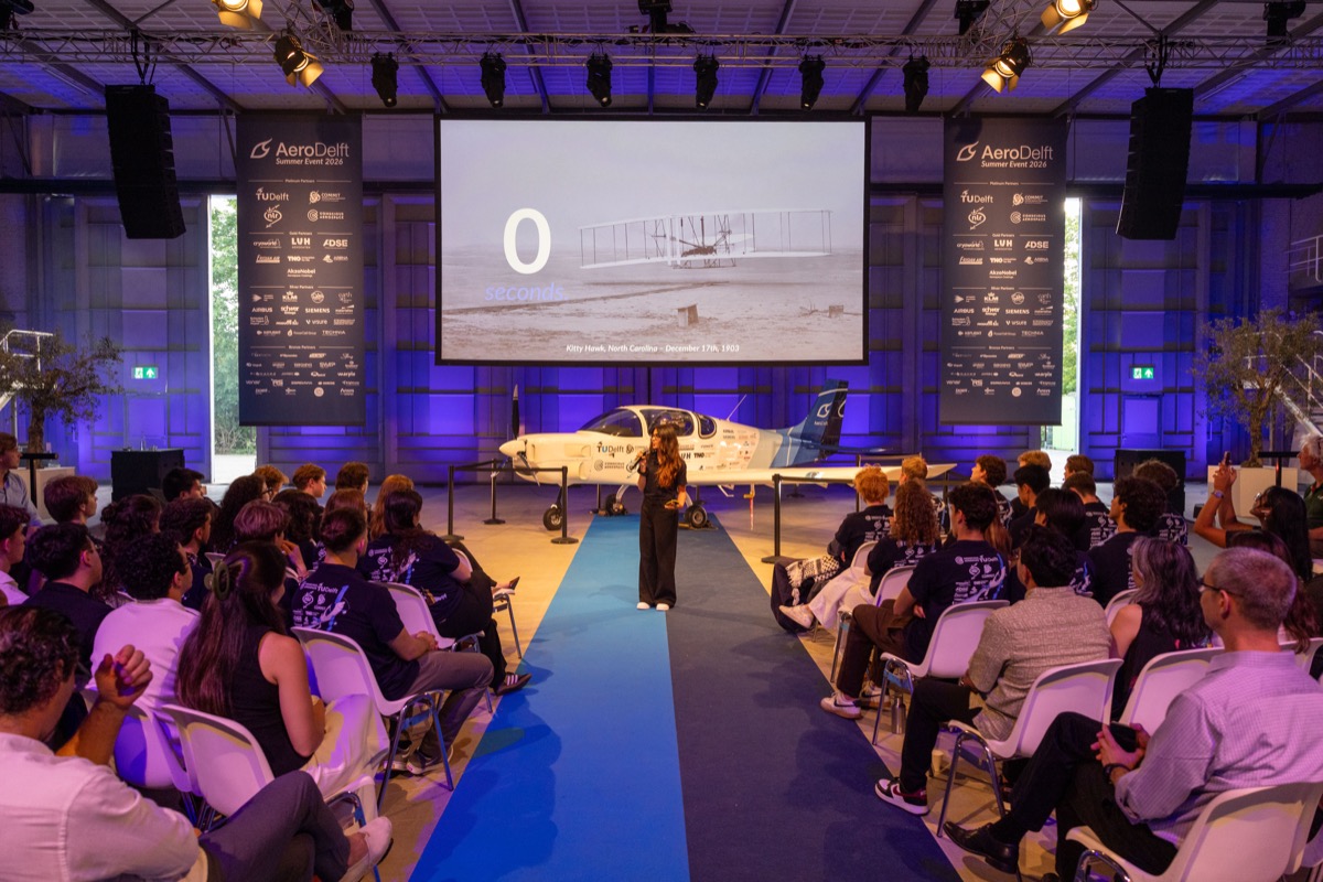 Grote congreszaal tijdens corporate event in Ahoy Rotterdam — eventfotograaf