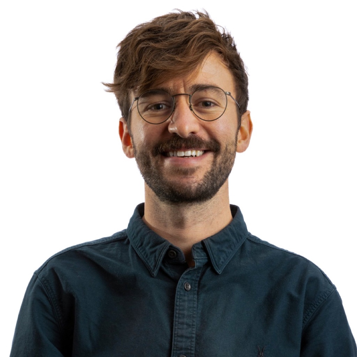 Zakelijk portret man met witte achtergrond — LinkedIn profielfoto Den Haag